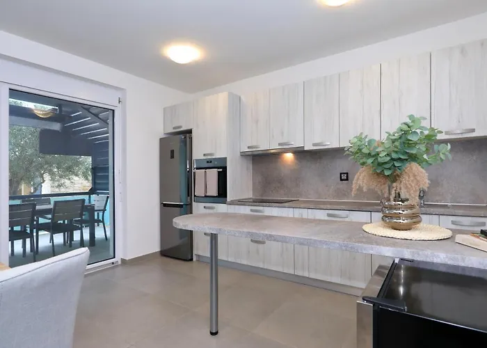 Leda Апартаменты